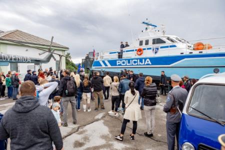 Slovesnost ob odprtju policijskega čolna P-111 za obiskovalce, foto Simon Avsec (1)